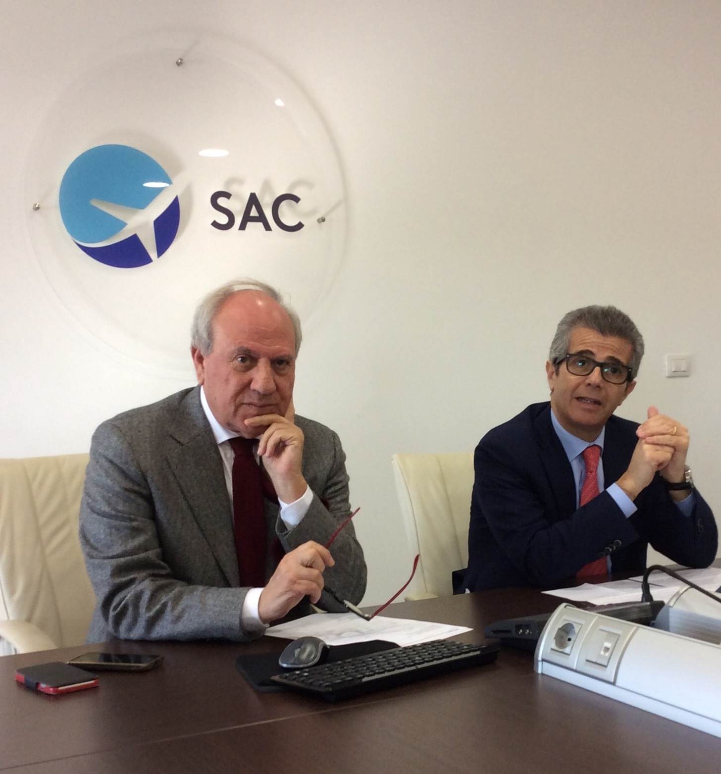 Sac presenta il restyling del proprio logo, i dati di traffico 2016 in crescita ed il potenziamento delle rotte